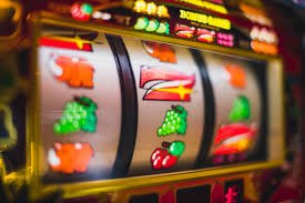 fafafabet Live Baccarat Table တွင် Real Dealer ကဒ်ဖြနသည့် မြင်ကွင်း